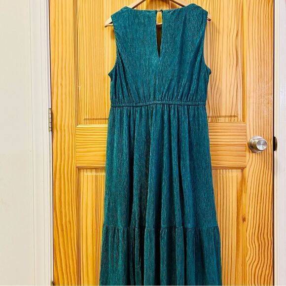 NWT Torrid Green crinkle knit surplice sleeveless dress with pockets size 1 - Picture 2 of 5